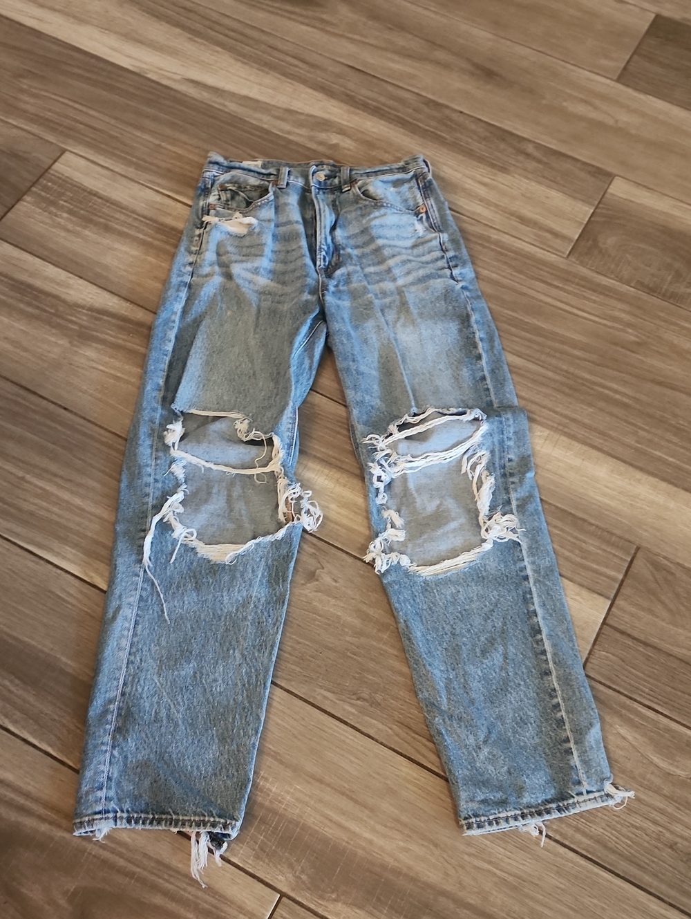 American Eagle Outfitters Light Blue Distressed Straight Jeans